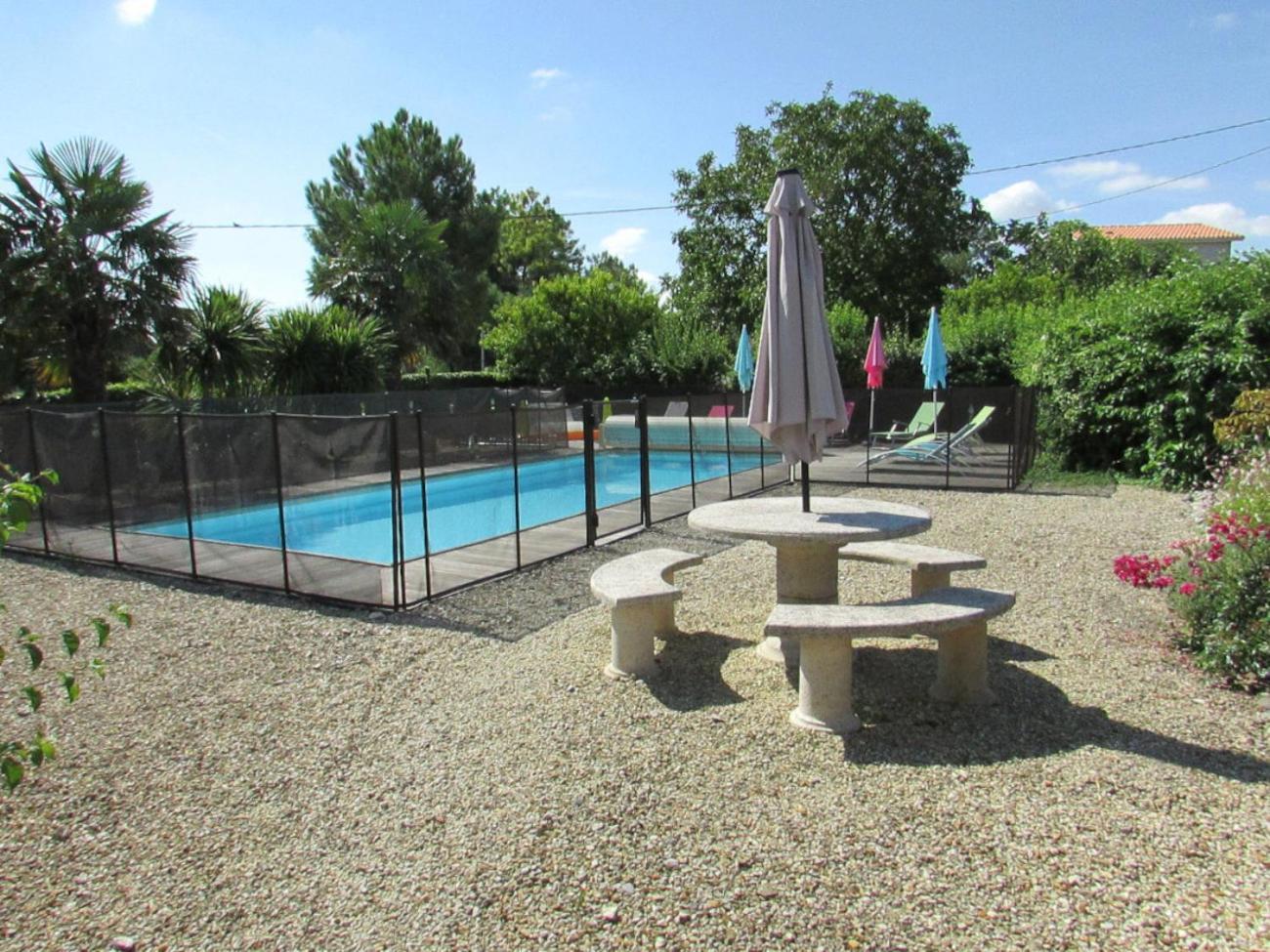 Logis De Chalons A La Holiday home Le Gua (Charente-Maritime)