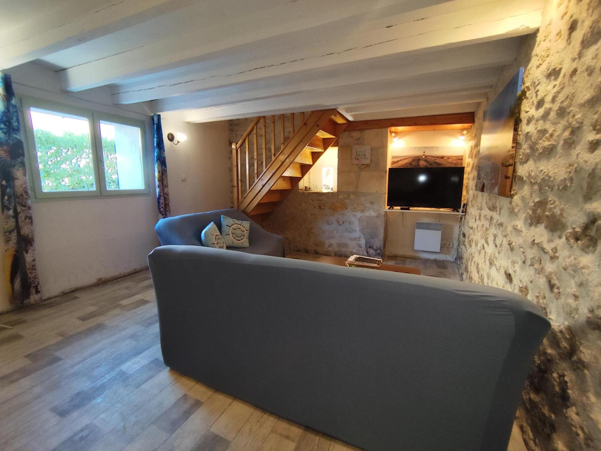 Holiday home Logis De Chalons A La Le Gua (Charente-Maritime)
