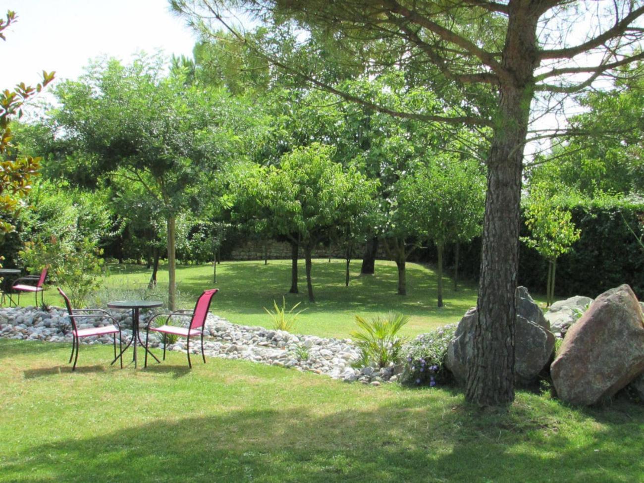 Logis De Chalons A La Le Gua (Charente-Maritime)
