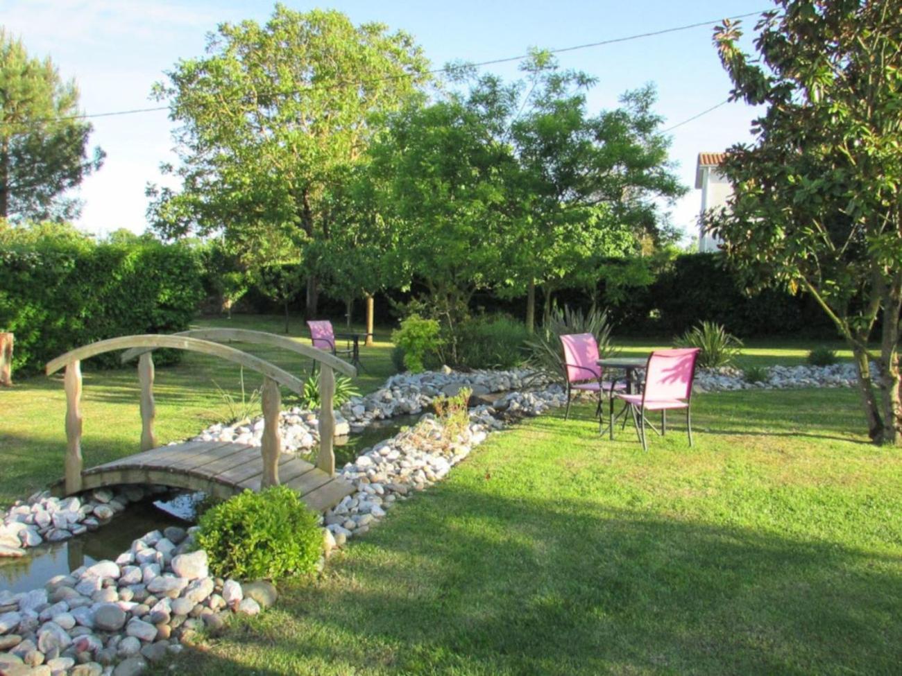 Holiday home Logis De Chalons A La Le Gua (Charente-Maritime)