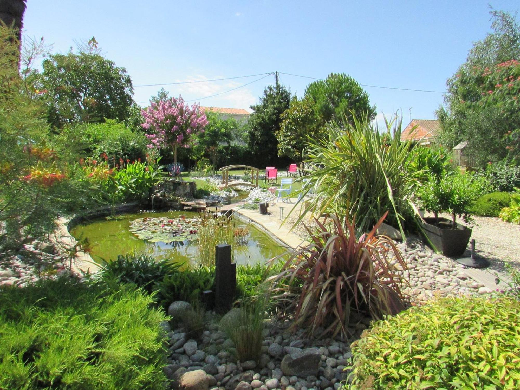 Logis De Chalons A La Holiday home *