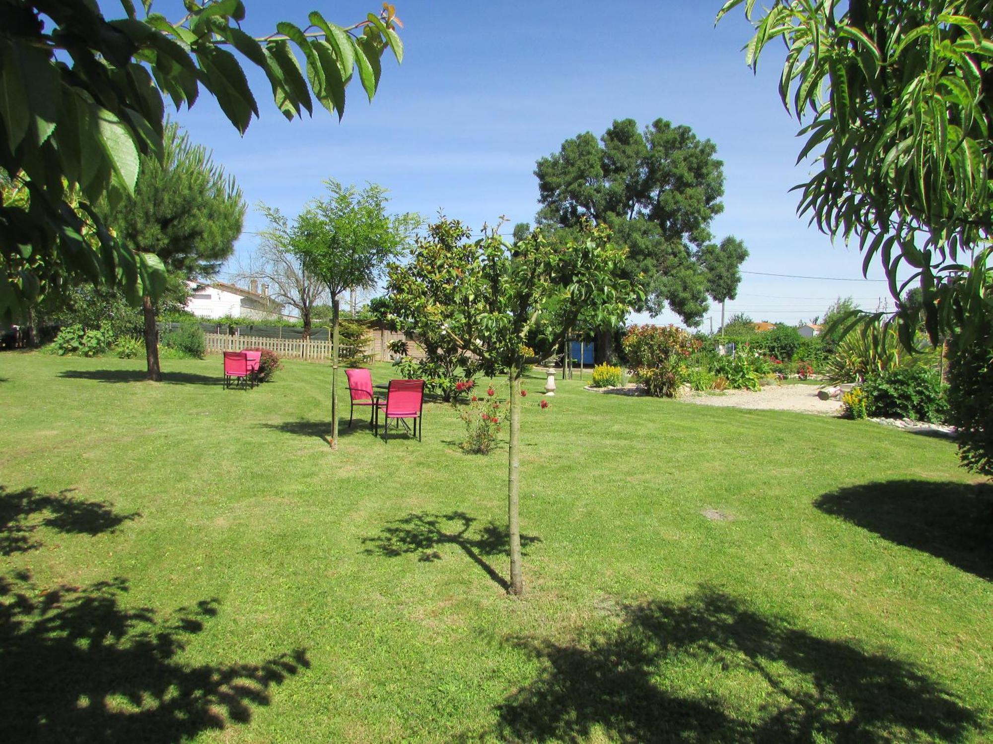Holiday home Logis De Chalons A La Le Gua (Charente-Maritime)