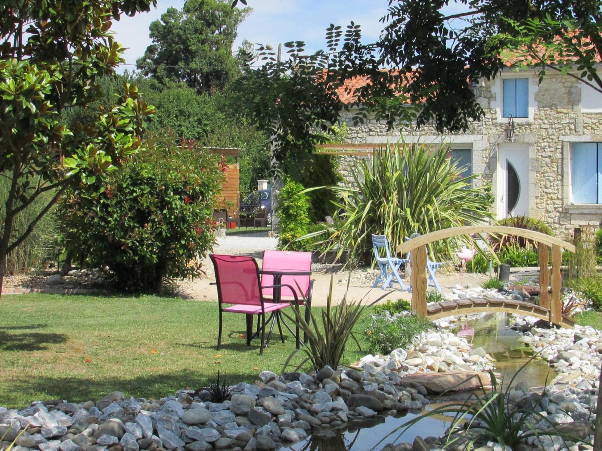 Logis De Chalons A La Le Gua (Charente-Maritime)
